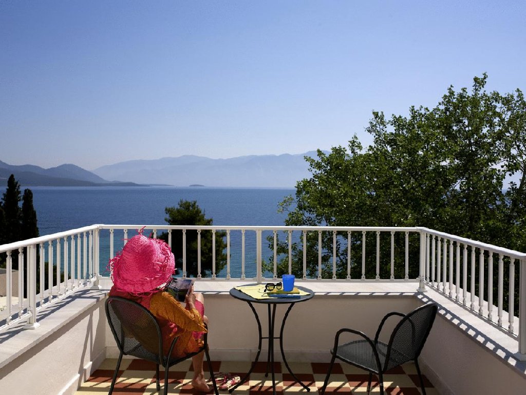 Porto Galini Seaside Resort & Spa