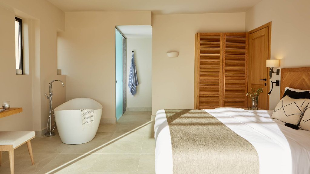 Elivi Nest Grove Rooms, Villas and Suites - Upper Floor